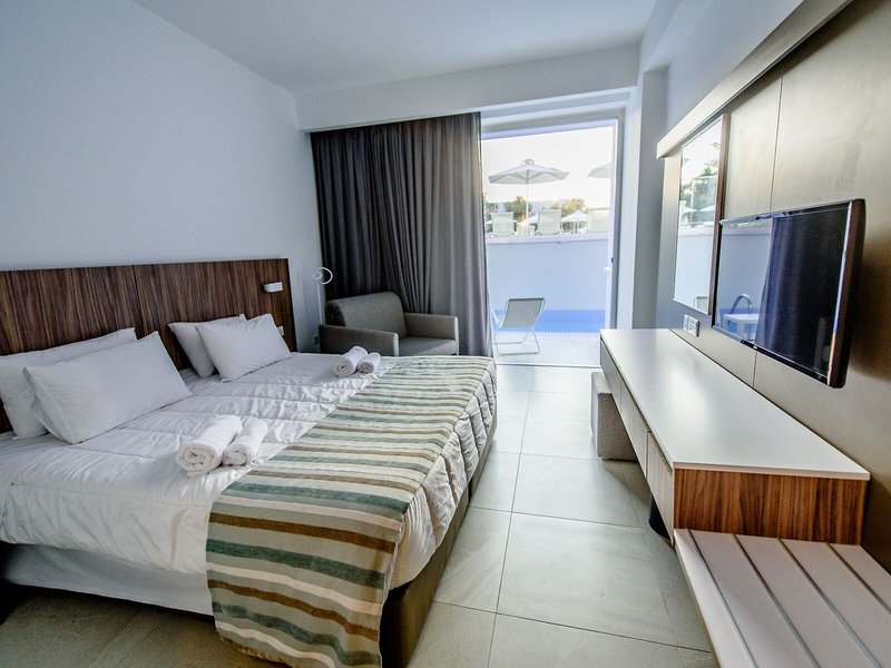 Eleana Hotel 42