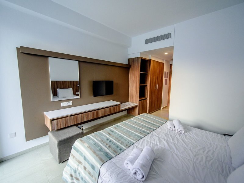 Eleana Hotel 43