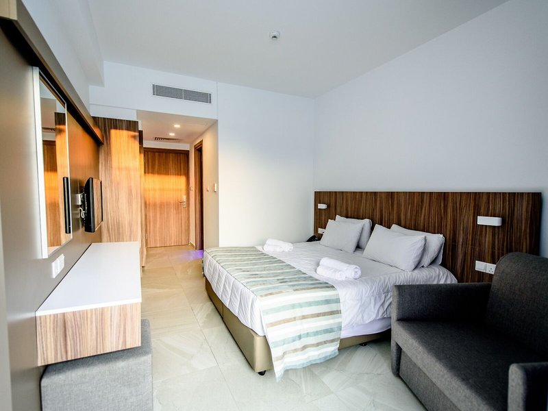 Eleana Hotel 47