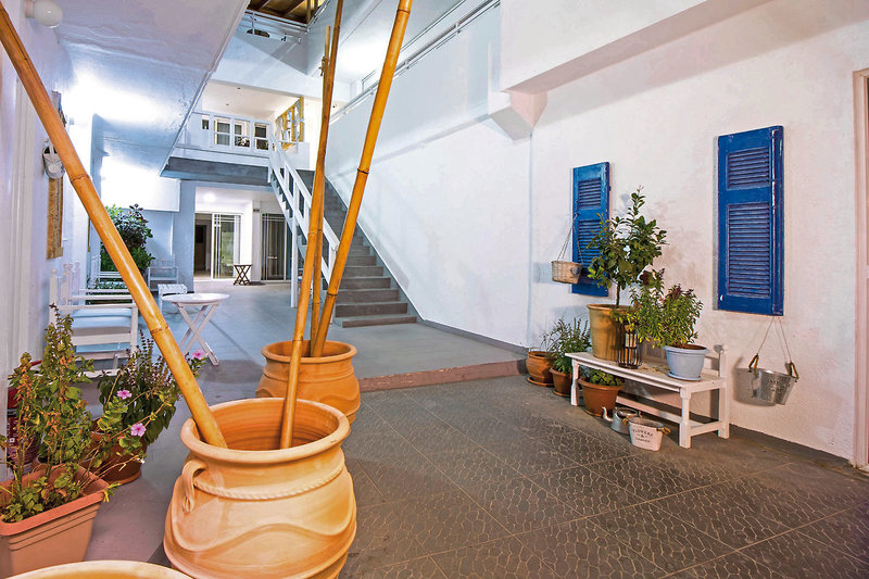 Tinas Plus Hotel 14