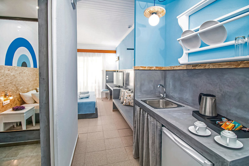 Tinas Plus Hotel 7