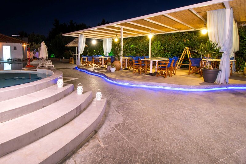 Tinas Plus Hotel 10