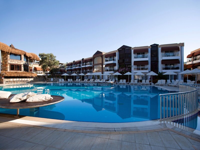 Risa Hotel 4