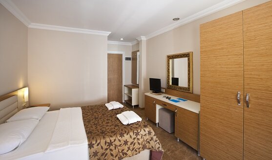 Risa Hotel 2