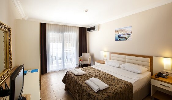 Risa Hotel 3