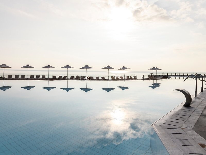 Louis Apostolata Island Resort 2