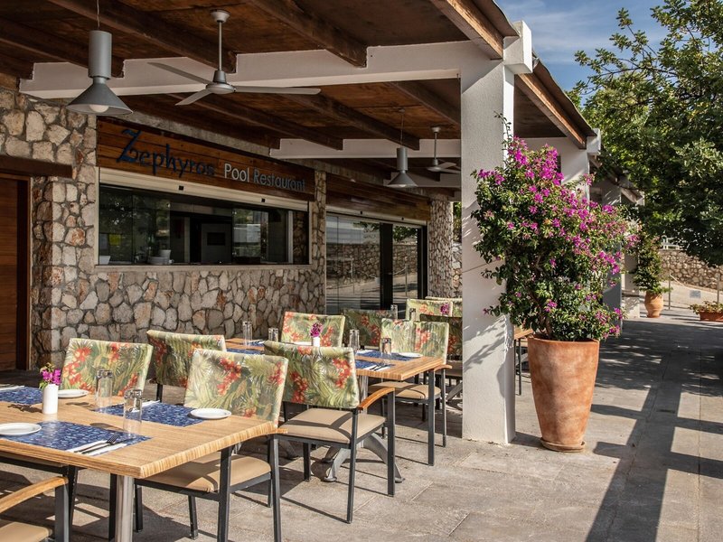 Apostolata Island Resort & Spa 7