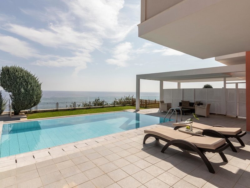 Apostolata Island Resort & Spa 20