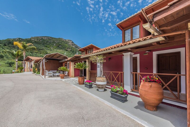 Sea View Village Studios & Apartments 4