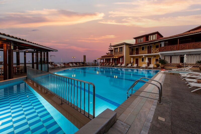 Sea View Village Studios & Apartments 11