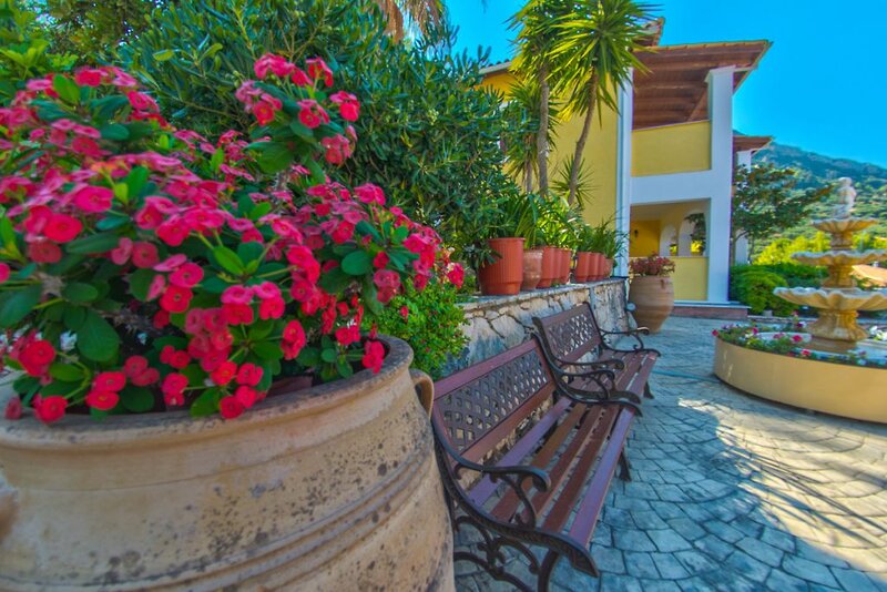 Sea View Village Studios & Apartments 5