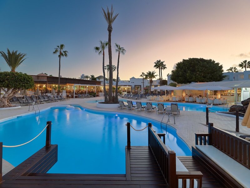 SENTIDO H10 White Suites 6