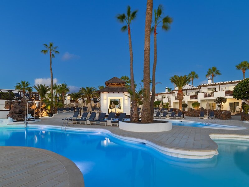 SENTIDO H10 White Suites 8