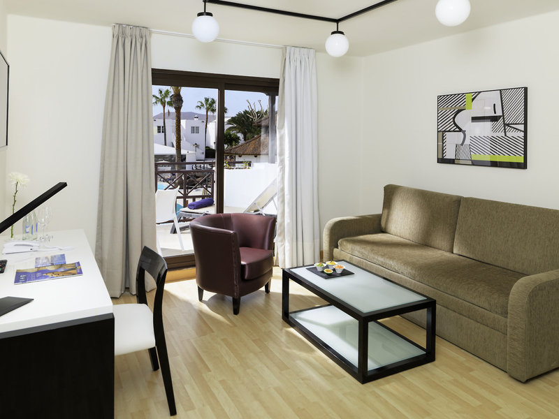 SENTIDO H10 White Suites 15