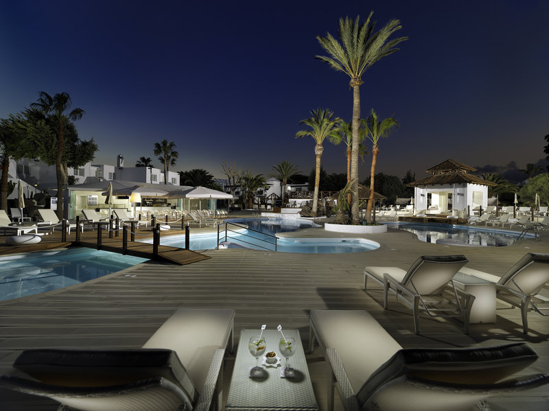 H10 White Suites 1