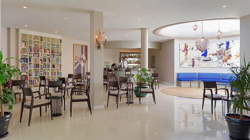 H10 White Suites 15