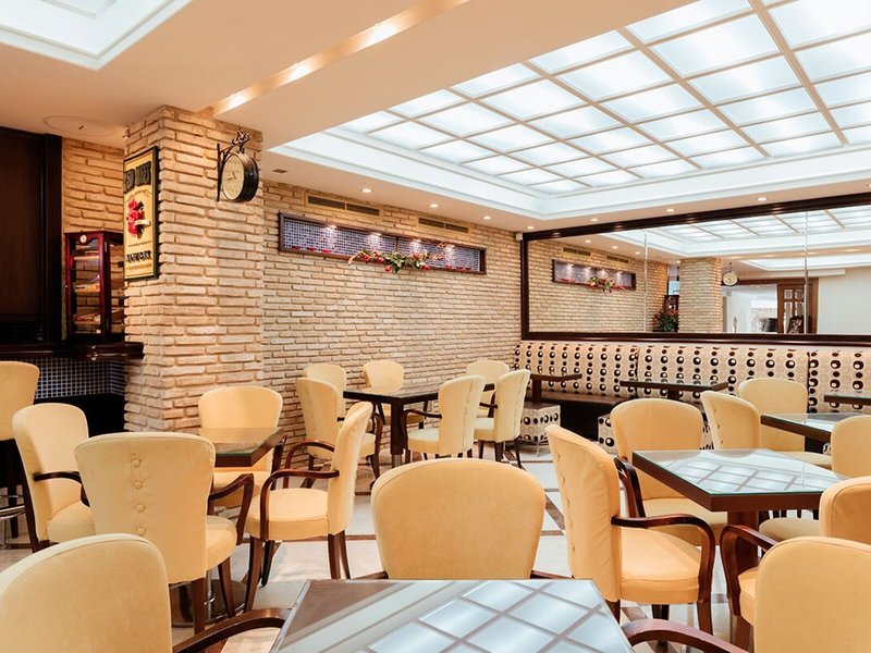 Akti Taygetos 35 - Restaurant