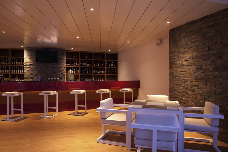 Novotel Dubai Al Barsha 10