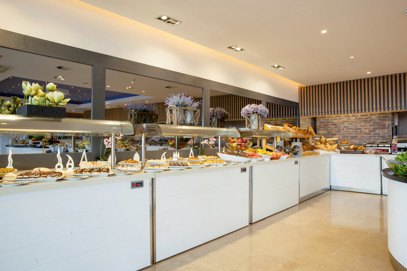 Bellazure Hotel 9
