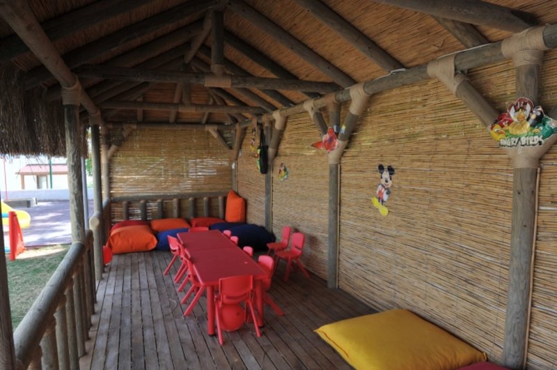 Bellazure Hotel 12