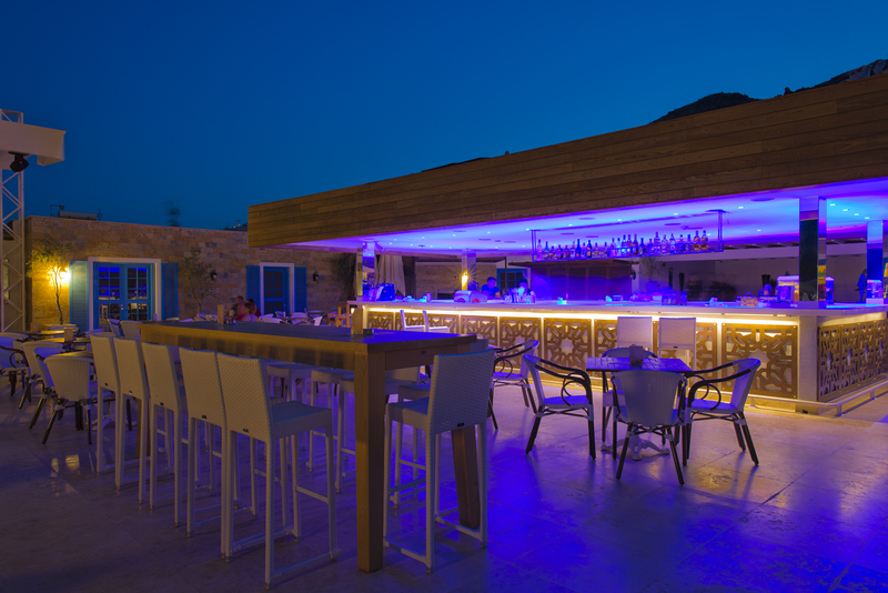 Bellazure Hotel 5