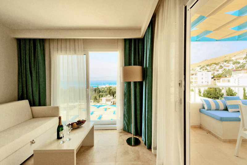 Bellazure Hotel 16