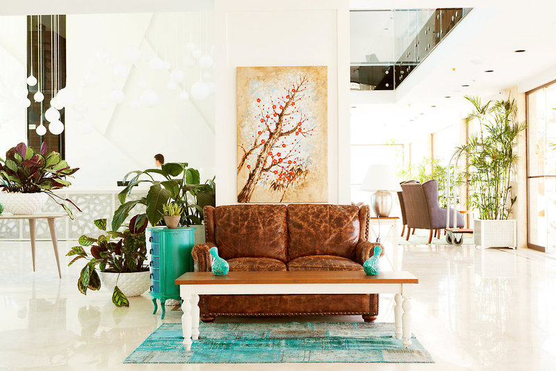 Bellazure Hotel 18