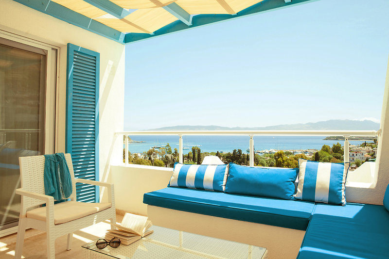 Bellazure Hotel 27