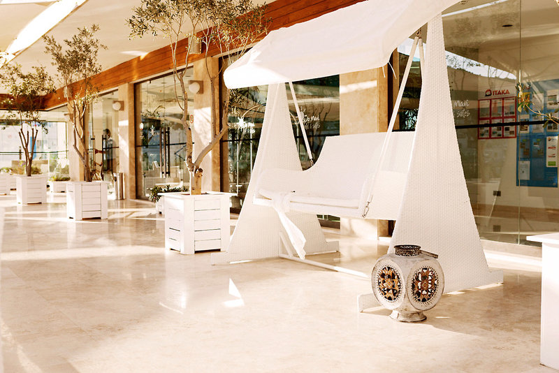 Bellazure Hotel 29