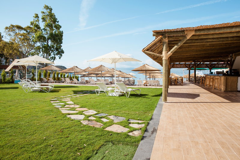Bellazure Hotel 37