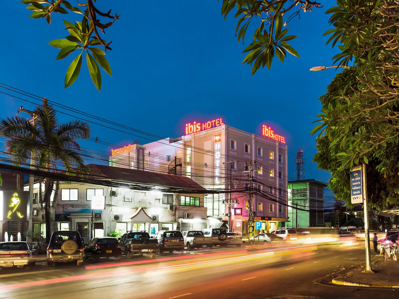 ibis Vientiane Nam Phu Hotel 1