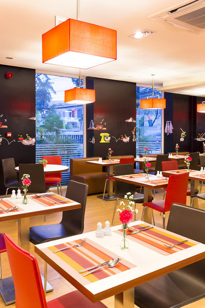 ibis Vientiane Nam Phu Hotel 6