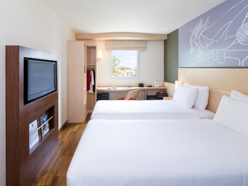 ibis Vientiane Nam Phu Hotel 10
