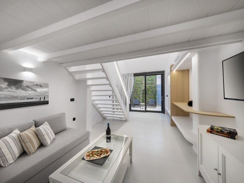 Deliades 22 - Room Example