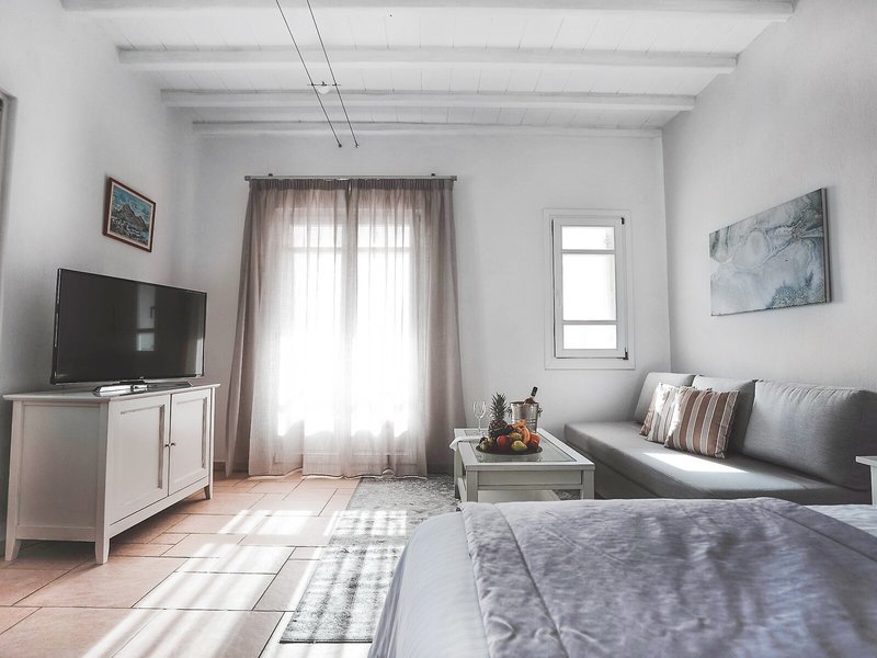 Deliades 48 - Room Example