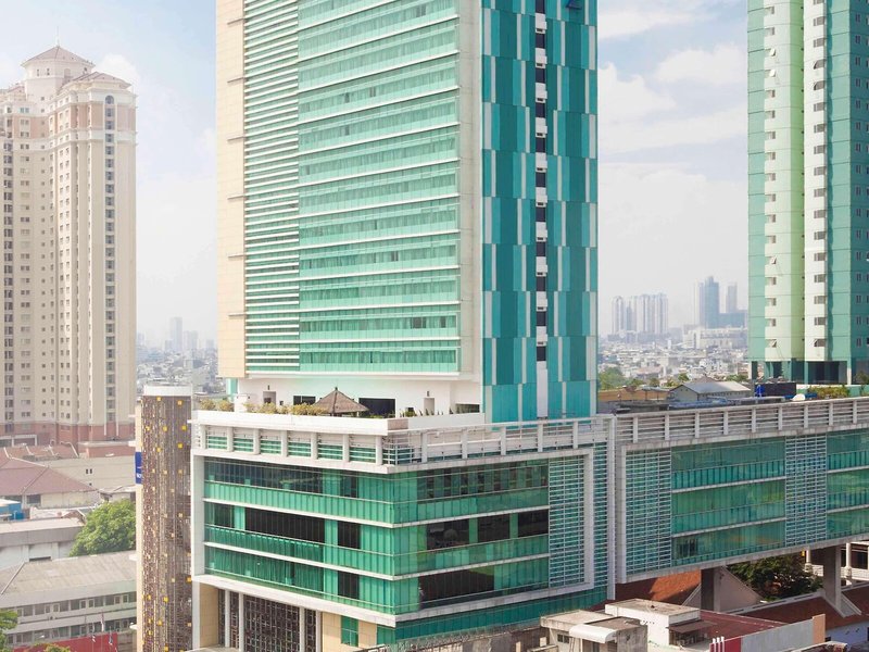 Novotel Jakarta Gajah Mada 4
