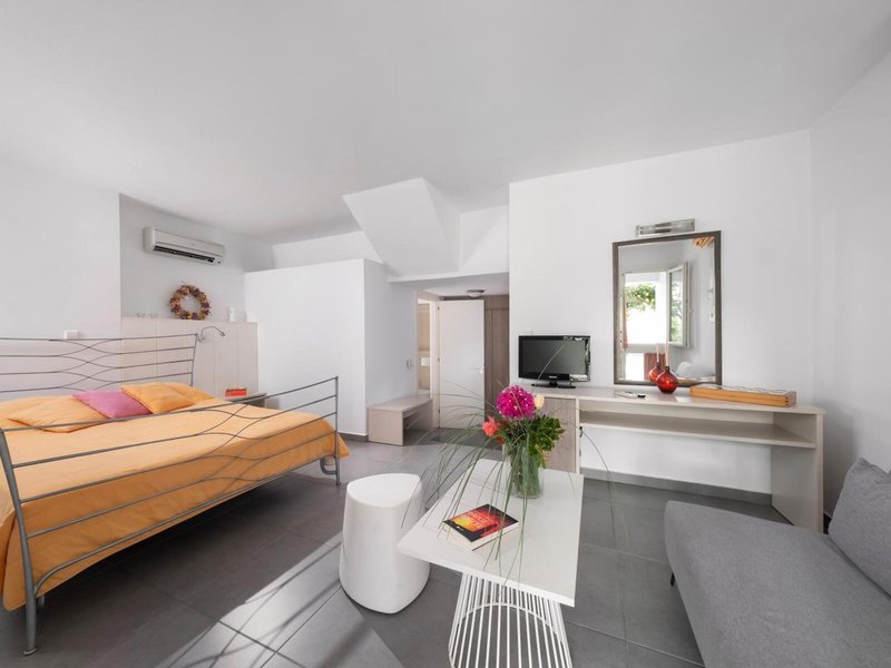 Nefeli 5 - Room Example