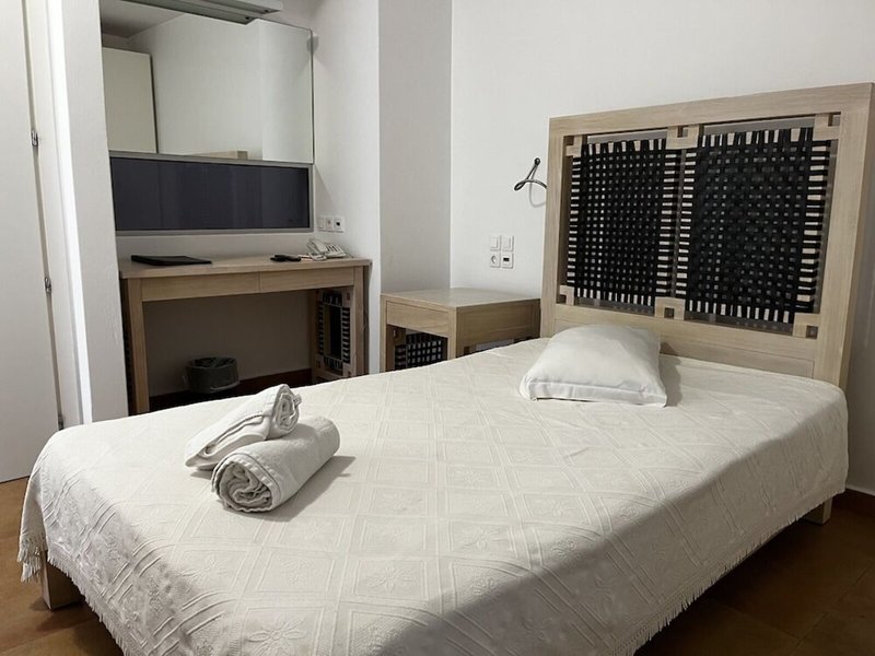 Nefeli 8 - Room Example