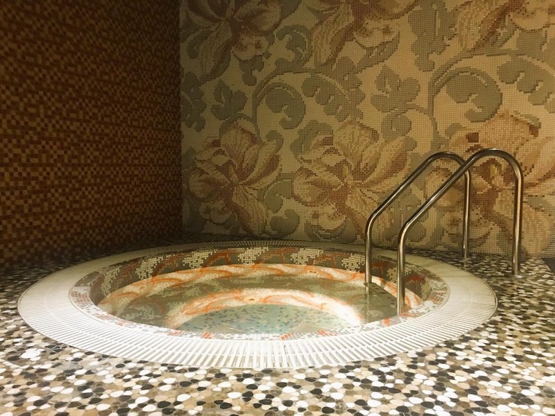 Royal Rose Hotel 4
