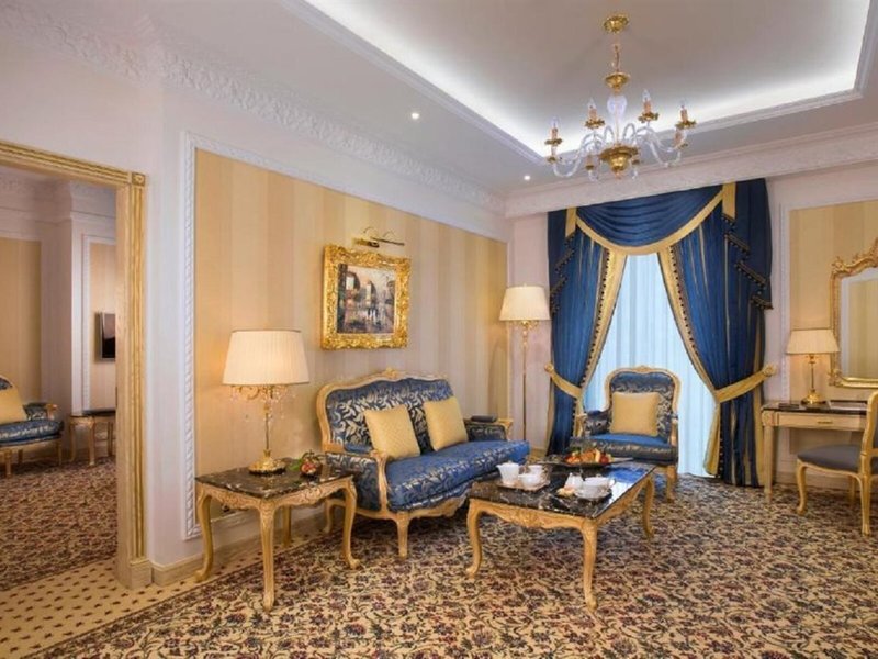 Royal Rose Hotel 7