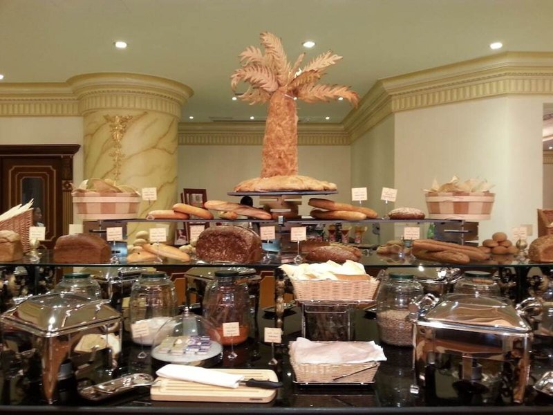 Royal Rose Hotel 16