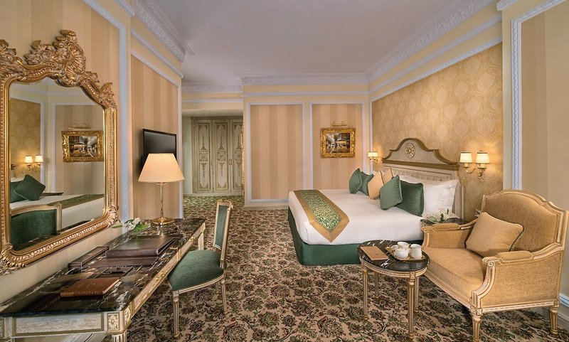 Royal Rose Abu Dhabi, a Curio Collection by Hilton Affiliated Hotel 5