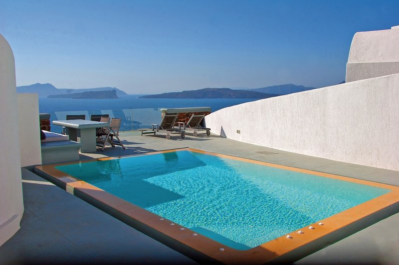 Grand Ambassador Santorini 17