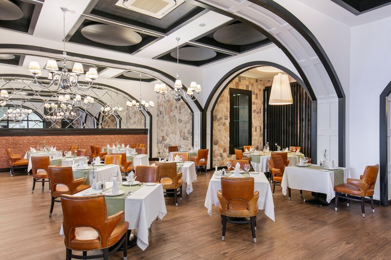 Juju Premier Palace 77