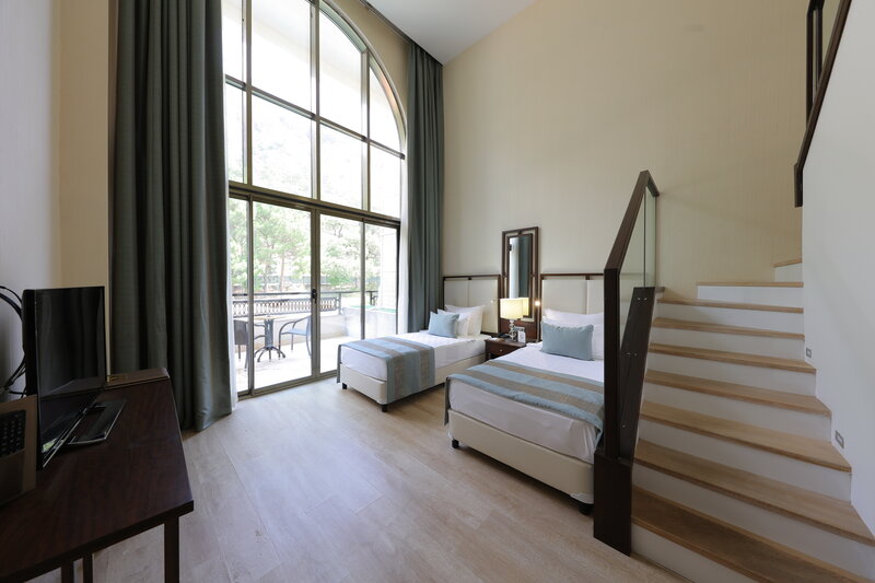 Juju Premier Palace 32