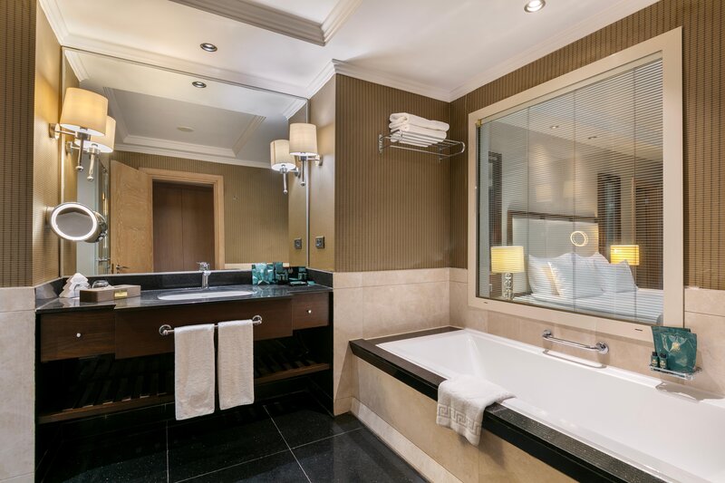 Juju Premier Palace 92