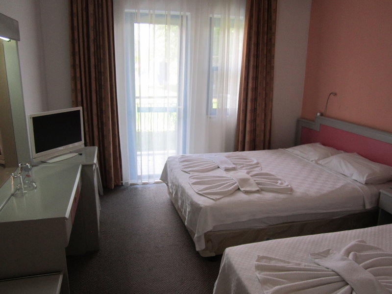 Aymes Hotel 7