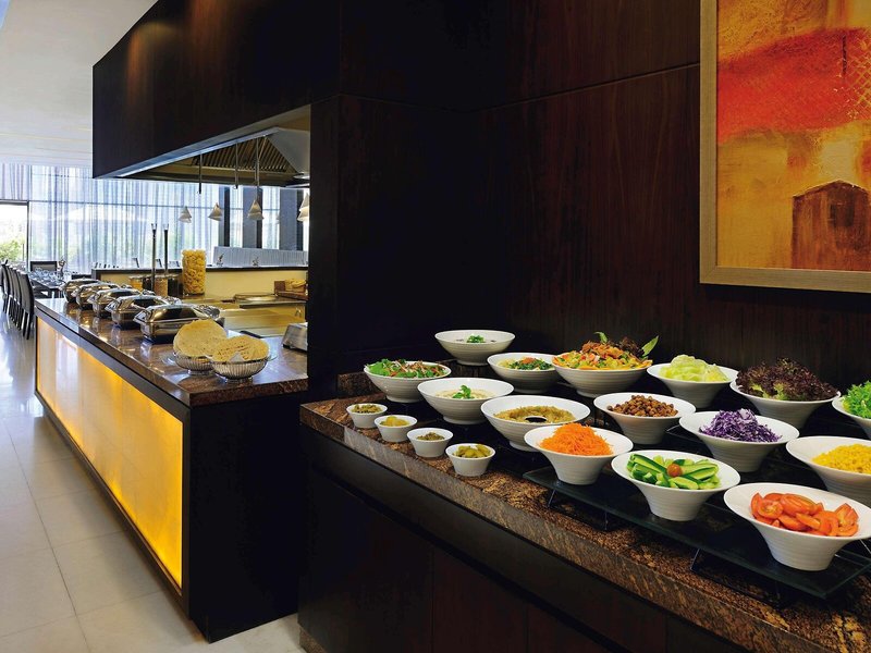 Mövenpick Hotel Apartments Al Mamzar 16