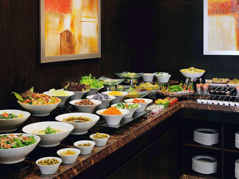 Mövenpick Hotel Apartments Al Mamzar 9
