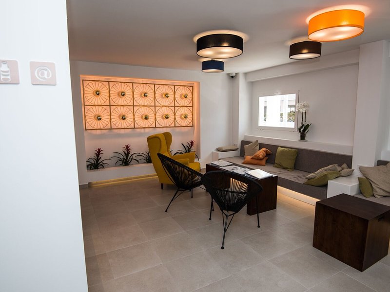 Chevy Hotel & Suites 13